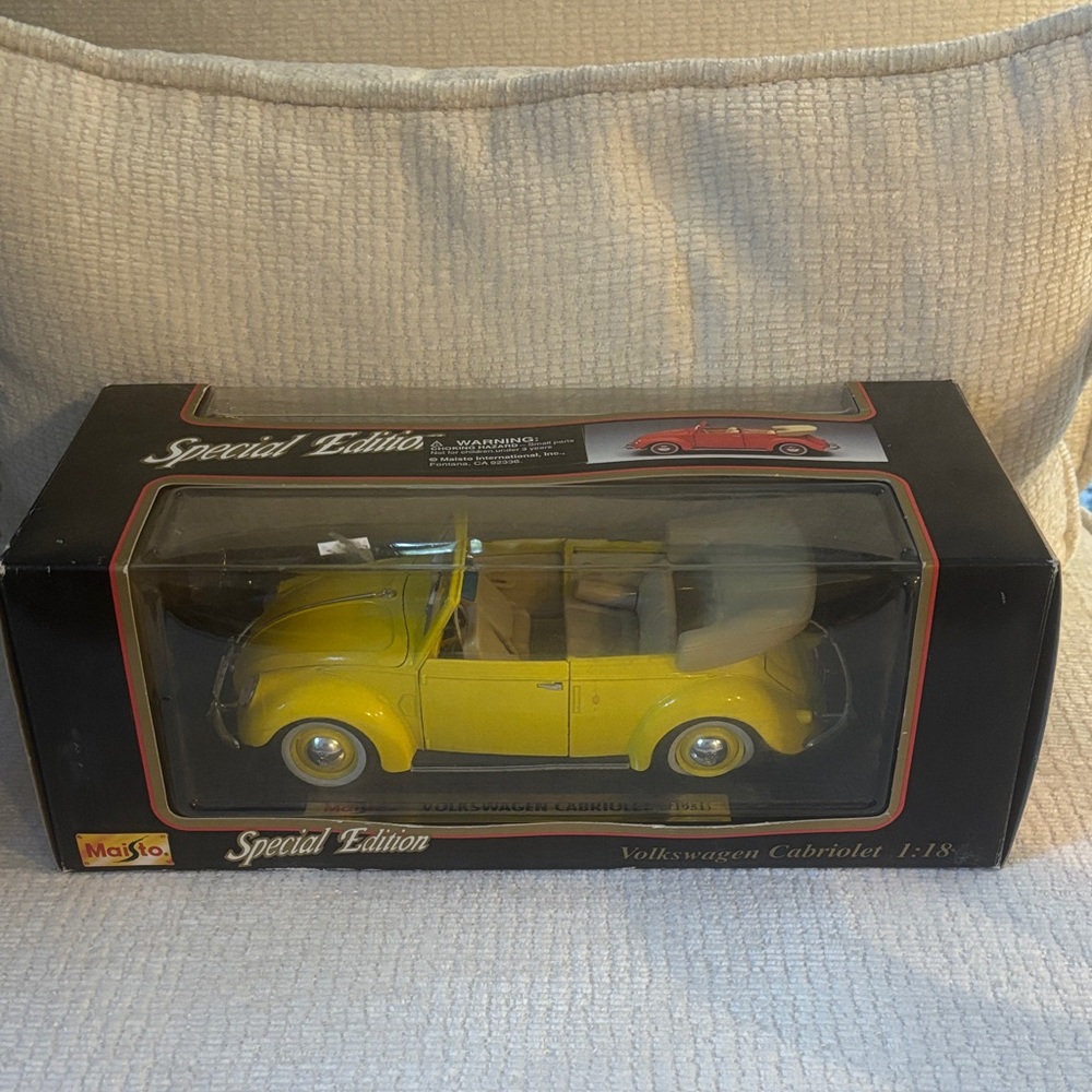 Maisto Special Edition 1951 Volkswagen Cabriolet 1:18